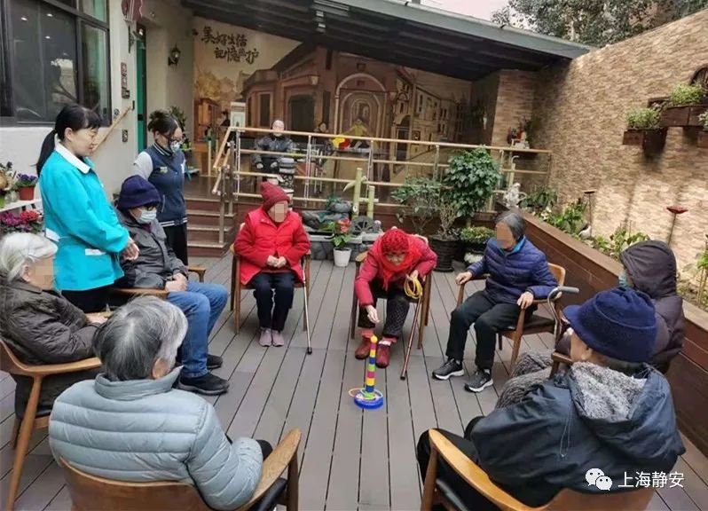 醫(yī)療、康復(fù)、生活照料……這些需求在家門口就能解決！靜安這里正打造“沒有圍墻的養(yǎng)老院”(圖1)