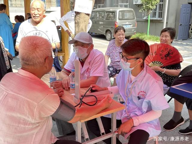 為民服務養(yǎng)老早市走進土門街道漢城東路社區(qū)(圖7) 為民服務養(yǎng)老早市走進土門街道漢城東路社區(qū)(圖7)